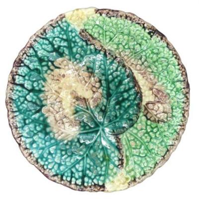 Lot 030K  
Antique Majolica Overlapped Begonia Leaf Plate