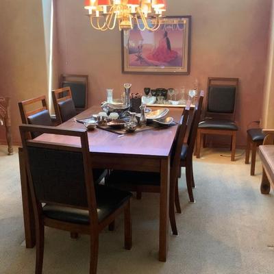 Pristine table and eight chairs