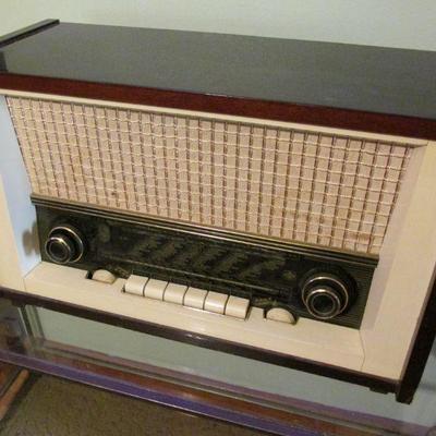 Vintage Emud Radio