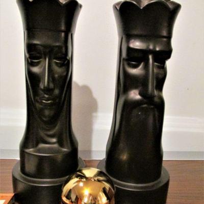 Brayton's Laguna chess figures