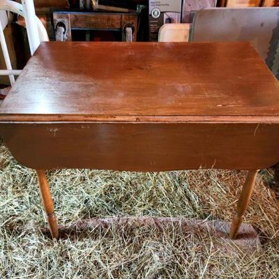 Drop leaf table 