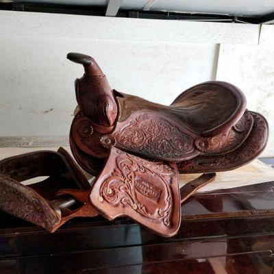 Saddle