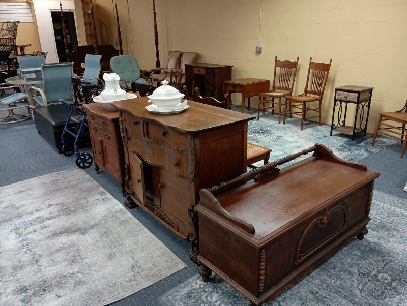 LIVE AUCTION ONLY, Antiques, Furniture, Estates ++ Thu Aug 17 0530PM