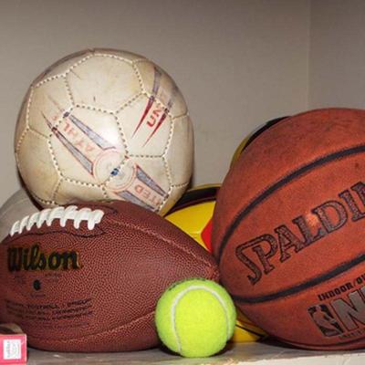 ASSORTED SPORTS ITEMS