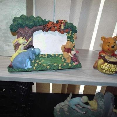 WINNIE THE POOH COLLECTIBLES