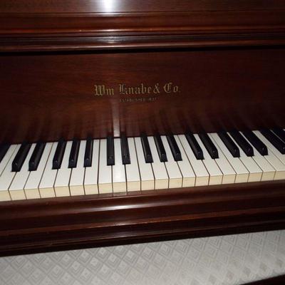 WM. KNABE & CO VINTAGE BABY GRAND PIANO