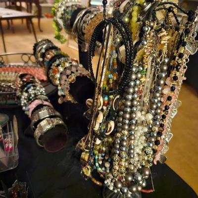 FASHION JEWELRY 