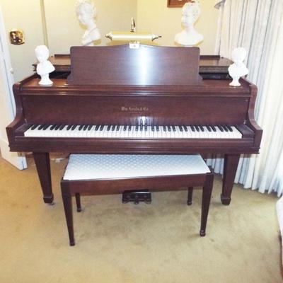 WM. KNABE & CO VINTAGE BABY GRAND PIANO