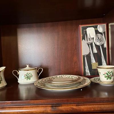 LENOX "HOLIDAY" CHINA AND ACCESSORIES - SERVICE FOR 8