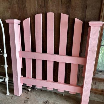 Trundle bed