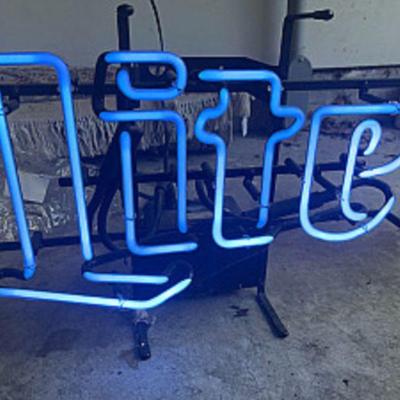 MILLER LITE NEON