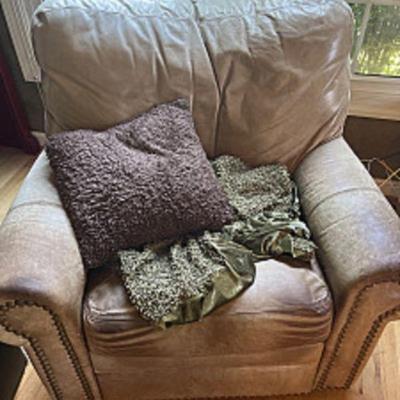 LEATHER RECLINER