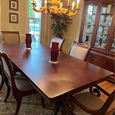 LARGE DINING ROOM TABLE
