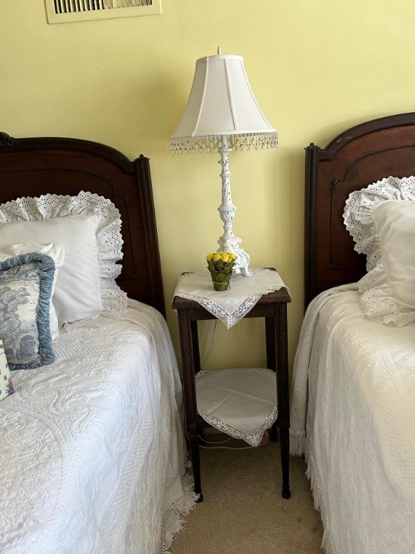 BAKERSFIELD COUNTRY CLUB ESTATE SALE, QUALITY ITEMS AND ANTIQUES!