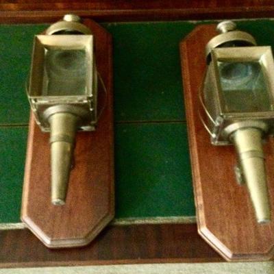 Pair carriage lamps