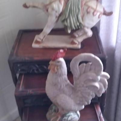 Nesting table, rooster and horse figures