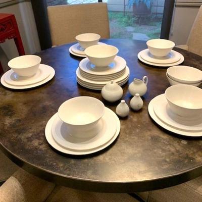 Calvin Klein "Mollusk" dinnerware