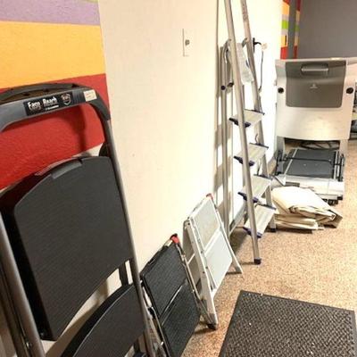 Ladders and step stools