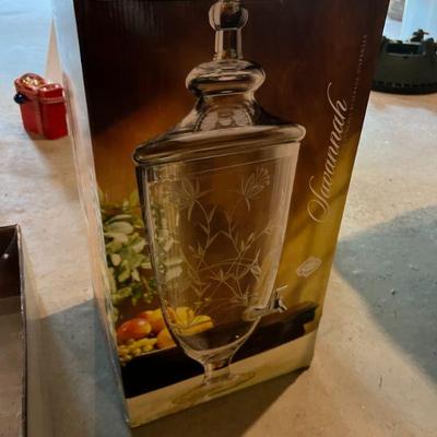 Godinger Savannah Etched Glass Drink Dispenser, New in Box $35