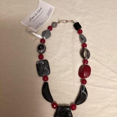 DFT376 Myrna Lee Chang Black & Red Necklace New