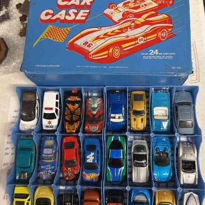 DFT012 - Collectible Die-Cast Cars Set w/Collectors Case
