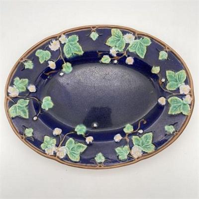 Lot 005   4 Bid(s)
Majolica Platter in the Style of George Jones Strawberry Blossoms