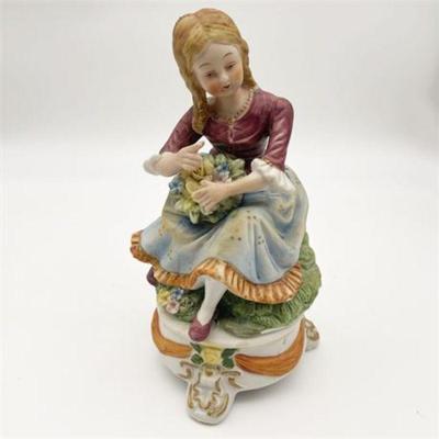 Lot 049   2 Bid(s)
Vintage Porcelain Colonial Girl Figurine