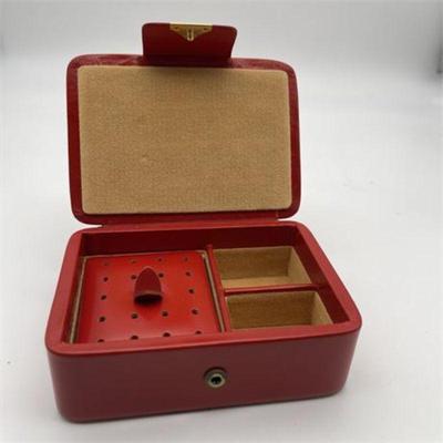 Lot 016   4 Bid(s)
Red Leather Herz Spain Travel Jewelry Case