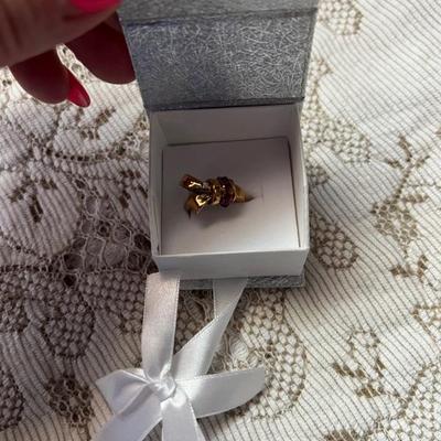 18 karat gold Ruby ring