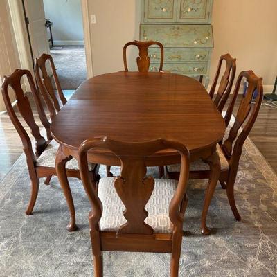 Henkle-Harris Cheery wood Dining Table & 6 chairs