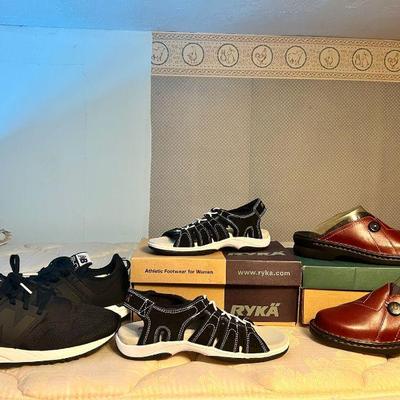 (3) Pairs Womens Shoes -6 To 7.5
