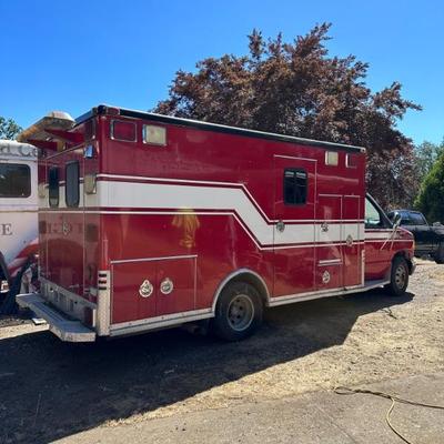 2000 Ambulance located in Yuba city pls call for this item.