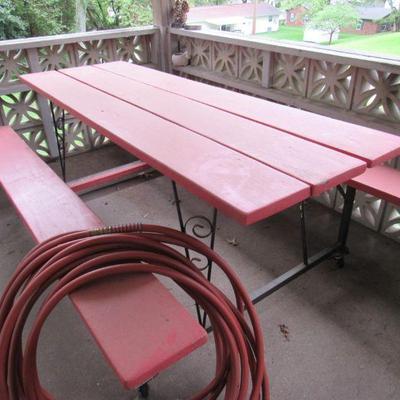 Metal frame picnic table