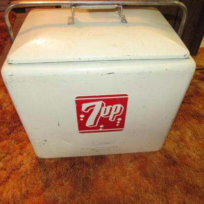 Nice old metal 7up cooler