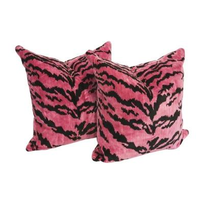 An iconic pair of Italian designer Scalamandre le Tigre pattern down/filled pillows. Made by expert weavers, Tigre is a dense, luxurious,...