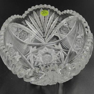 Stunning antique american brilliant cut glass bowl featuring sparkling hobstar motifs. Measures 7.5" in diameter and 4" tall....
