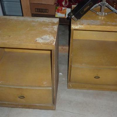 Blonde mahogany nightstands-endtables