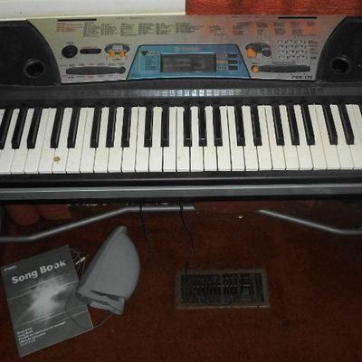 Working electric keyboard & stand