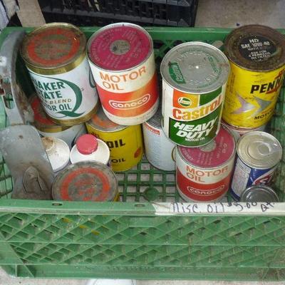 Quart oil cans, full