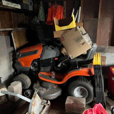 Husqvarna YTH 21K46 Lawn Mower Tractor *needs new engine* asking $500