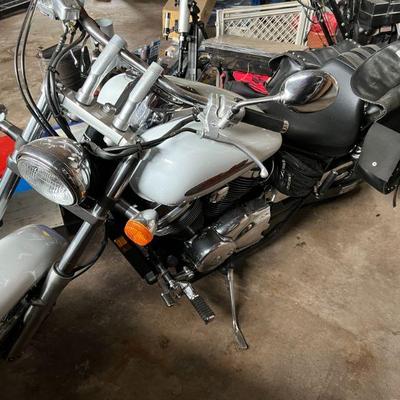 Honda 2002 Shadow Spirit Motorcycle - great condition but hasn't been started up/run in over 10 years asking $2800