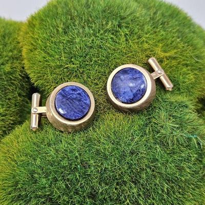 Vintage Set of Men's Christian Dior Cuff Links in Gold Tone with Bezel Lapis Lazuli Stones 1/2