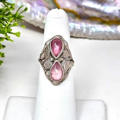  Vintage Women's Sterling Ring with Rose Quartz Stones in A Decorative Floral Setting Size 5.25 (tw 4.5g)
