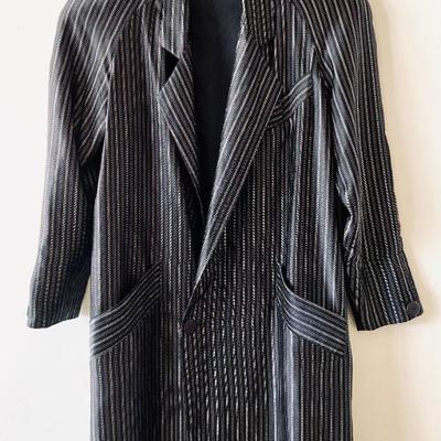 Vintage women's 1980s 100% silk smoking jacket
