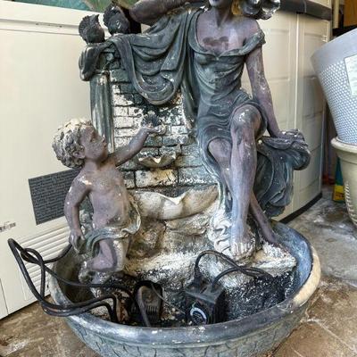 Beautiful garden fountain - works
