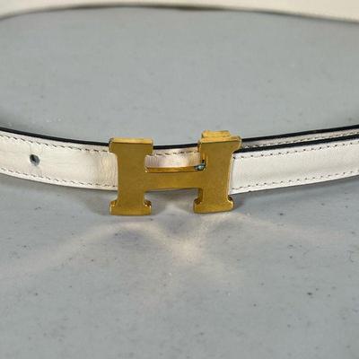HERMES STYLE BELT | White leather belt with Hermes style buckle, no apparent mark. - l. 38 in 