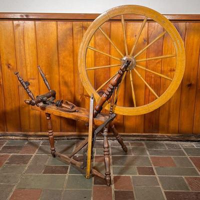 SPINNING WHEEL | 19th C Spinning Wheel. Wheel is painted Butterscotch. Rest in natural finish. - l. 43 x w. 21 x h. 43.5 in 