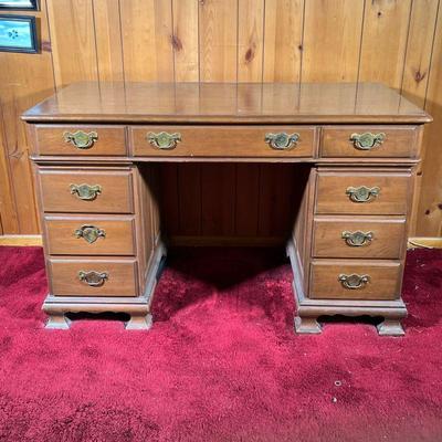 PA HOUSE KNEEHOLE DESK | Pennsylvania House eight drawer Kneehole Desk. Has etched Chippendale style brasses, ogee feet. - l. 47 x w. 25...