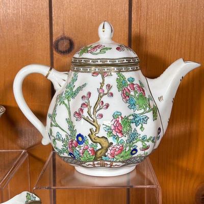 (21PC) COALPORT INDIAN TREE TEA SET | Coalport Indian Tree Tea Set consisting of: (3) Teapot, creamer & sugar. (8) Cups. (8) Plates...