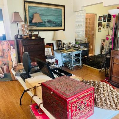 Estate sale photo